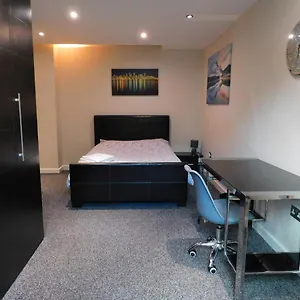  Apartment Djs - Modern
